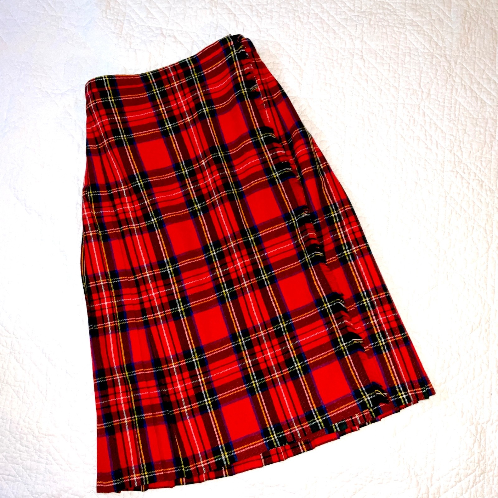 Vintage 90s Womens Kilt skirt size 4 to 6 red plaid pleated wool buckles