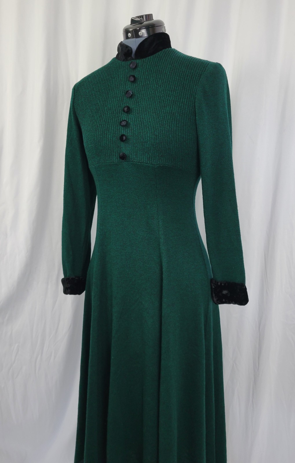 Vintage JSJ Petites Green & Black Empire Dress w Black Velvet Accents Size 8