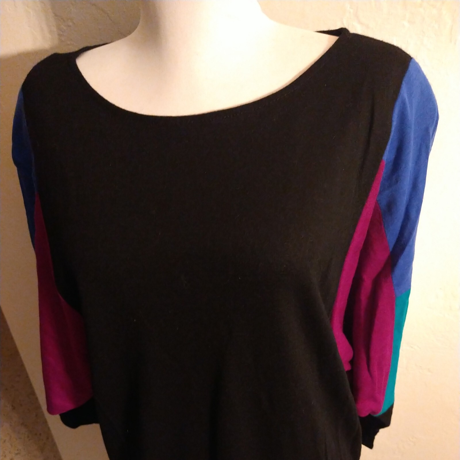 VTG 90’s The Kollection Ltd. Size M Wool Knit Black w/ Multicolor Sleeves