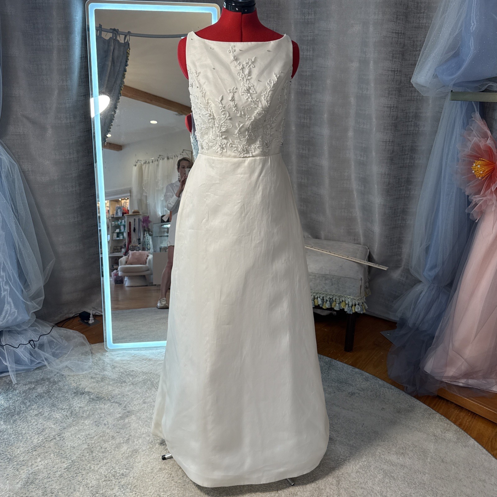 Jasmine Haute Couture vtg bridal gown dress 100% silk lace beaded train sz 8
