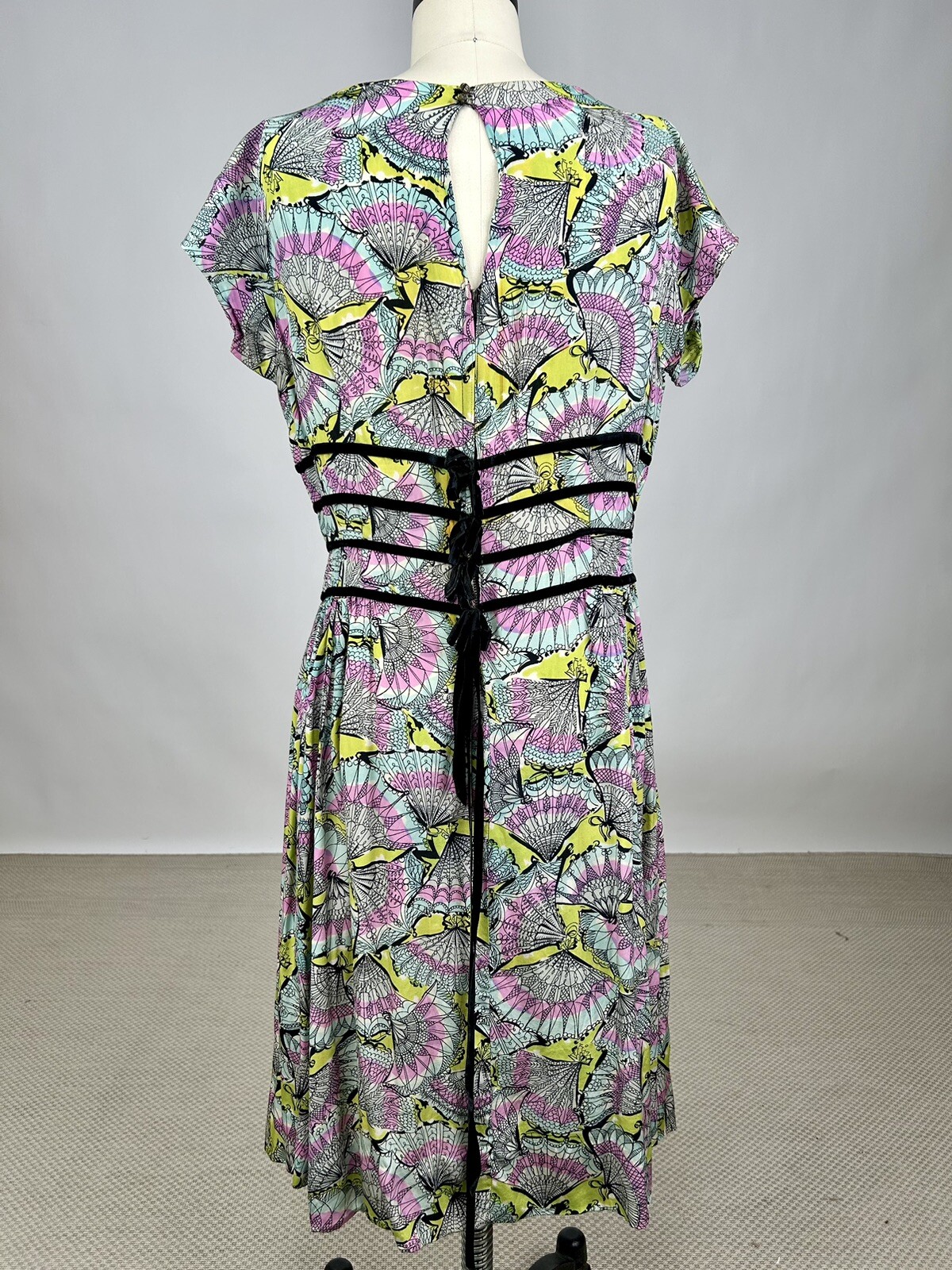 Vintage 1940s Silk Novelty Fan Print Dress Blue Pink Green Black Velvet Ribbons