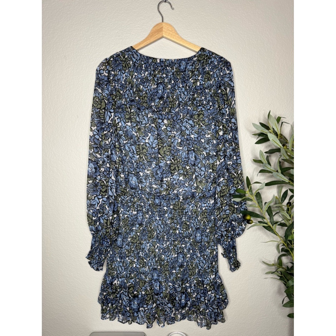 Veronica Beard Blue Floral Smocked Mini Dress Size 12 Long Sleeve Boho Resort