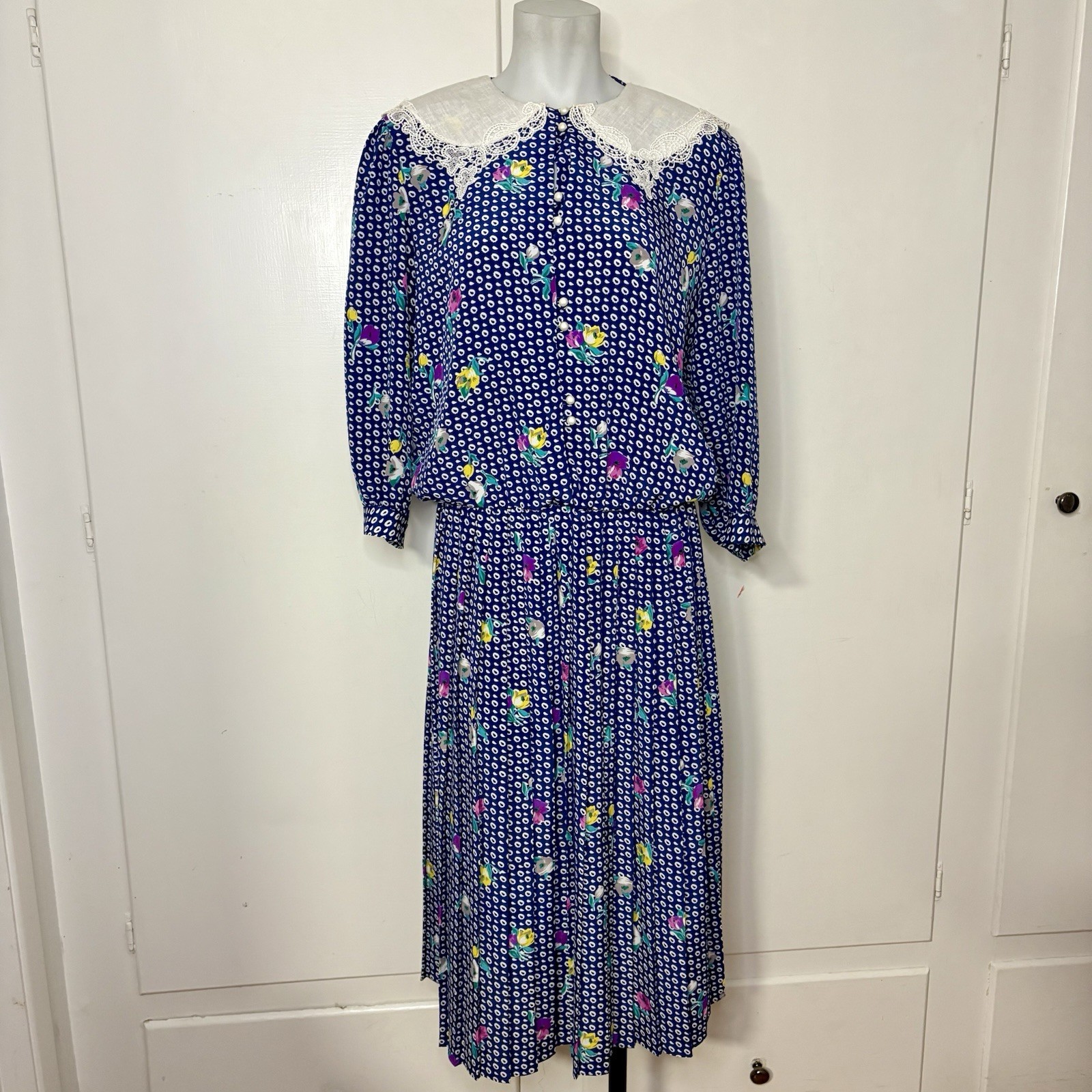Vintage 80s/90s Lisa Petites Blue Polka Dot Floral Oversized Lace Collared Dress