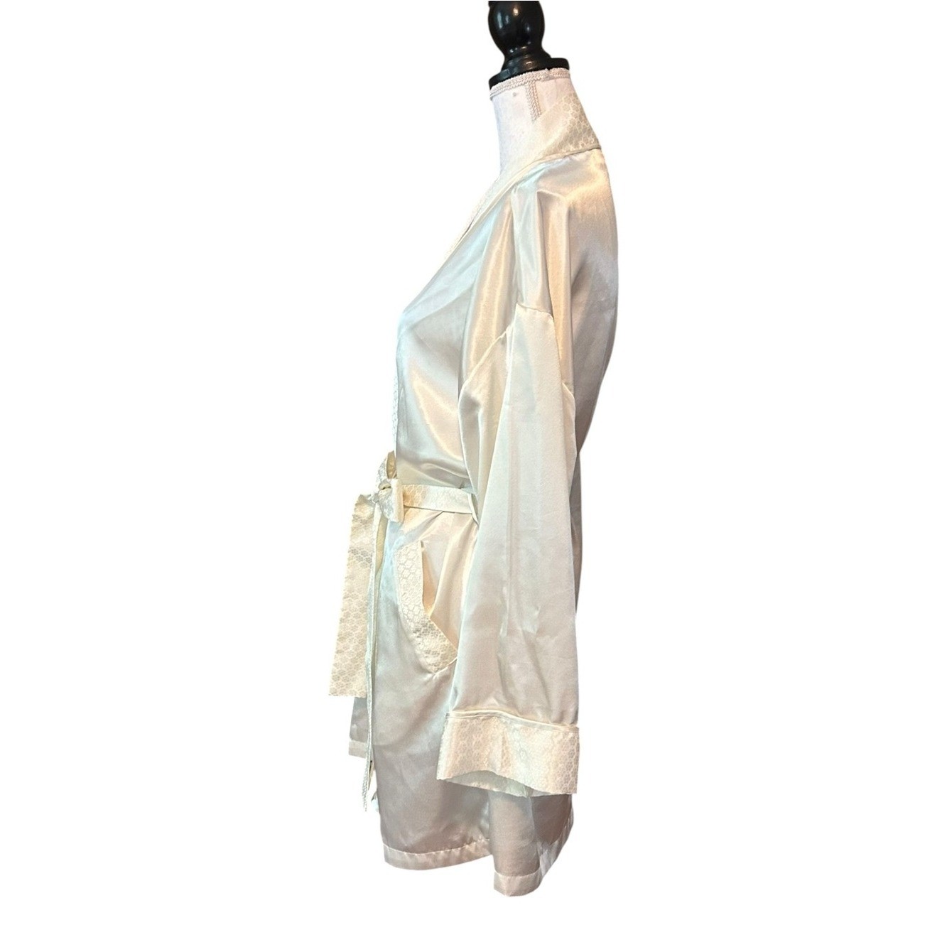 Vintage Victoria’s Secret Gold Label Wrap Belted Satin Bath Robe OS in Ivory