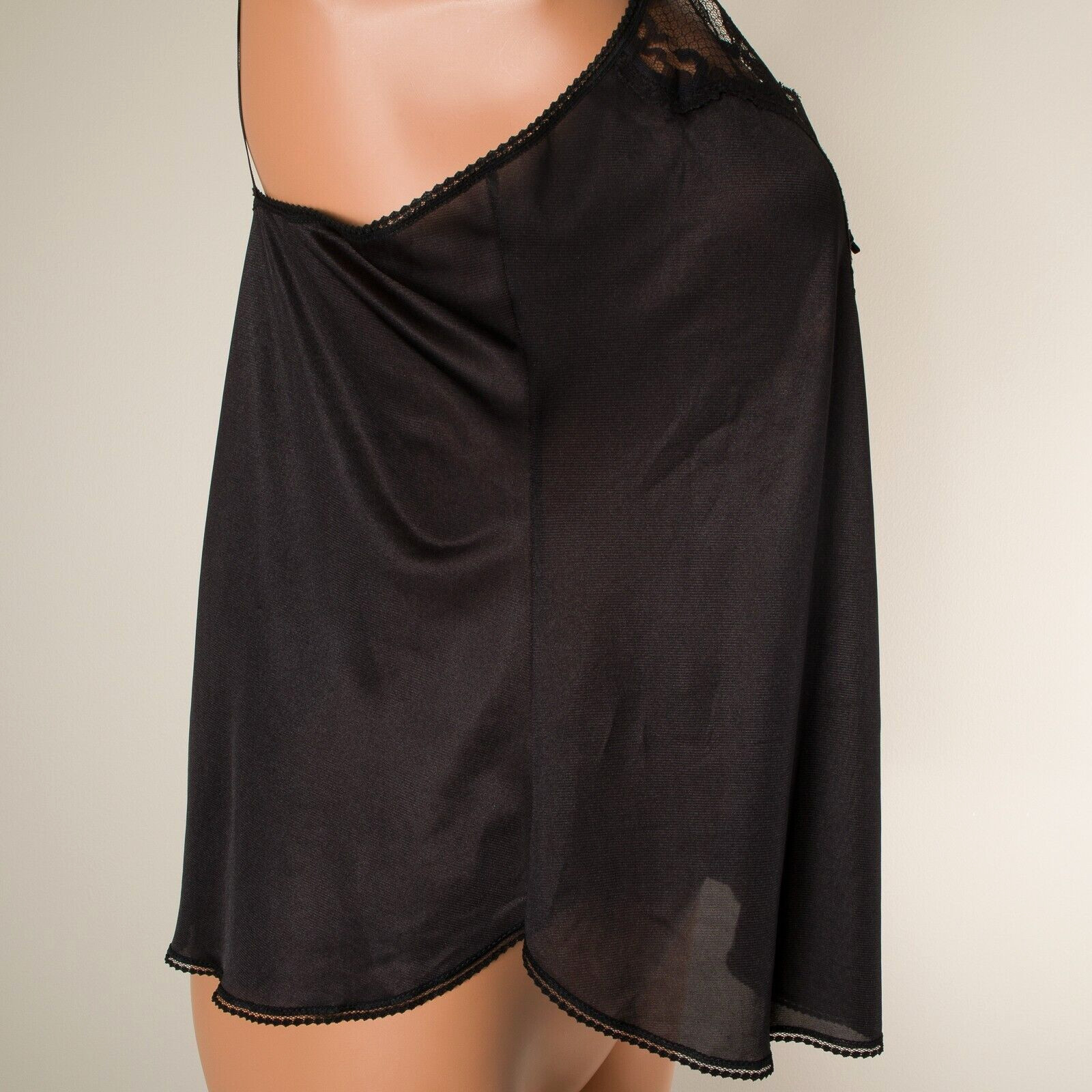 💖 VINTAGE SEARS Isn’t It Divine Black Cami Tank Top Nylon LaceTrim 36 NWOT