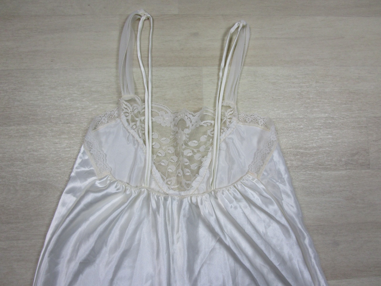 Vintage 80s Appel Liquid Satin Nightgown (M) White Bridal Honeymoon Lingerie