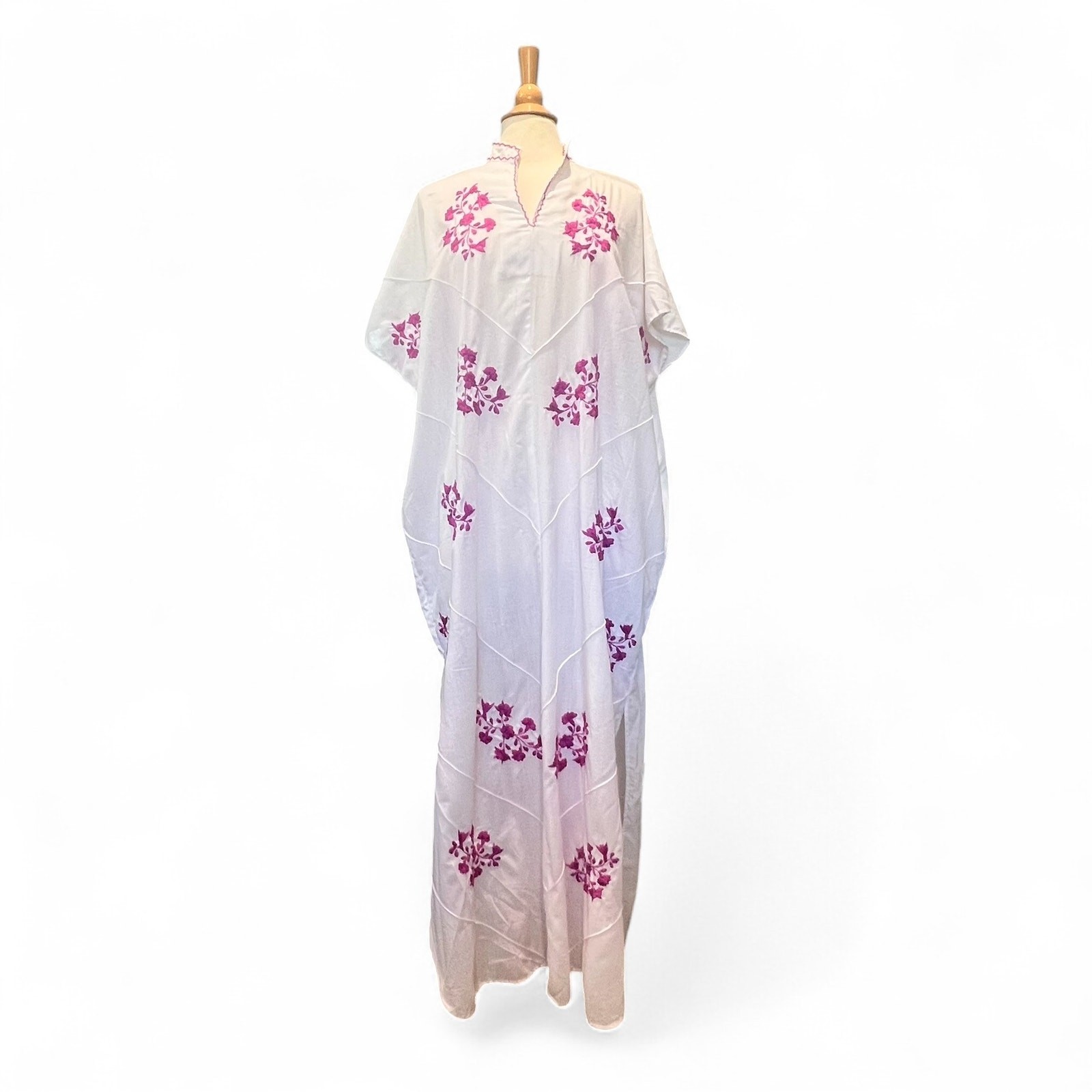 Vintage White Embroidered Kaftan Dress Pink Floral Boho Muumuu One Size