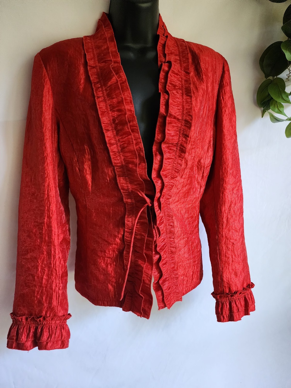RAFAEL SIZE MEDIUM RED VINTAGE TIE STRAP OVERCOAT 90S RUFFLE RED