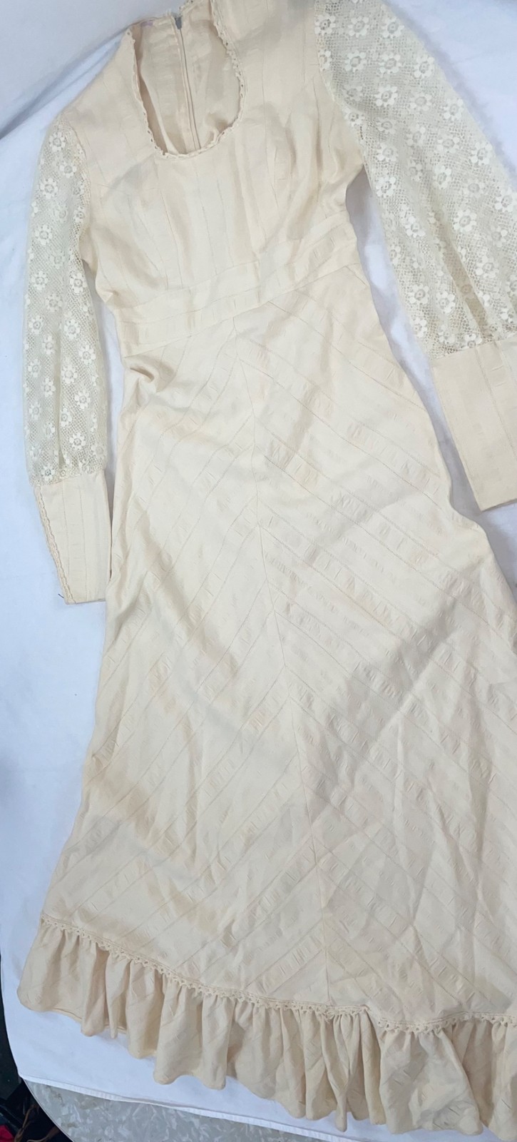 VTG WOMENS 60S RENAISSANCE PRINCESS WHITE LACE LONG SLEEVE WEDDING STYLE DRESS