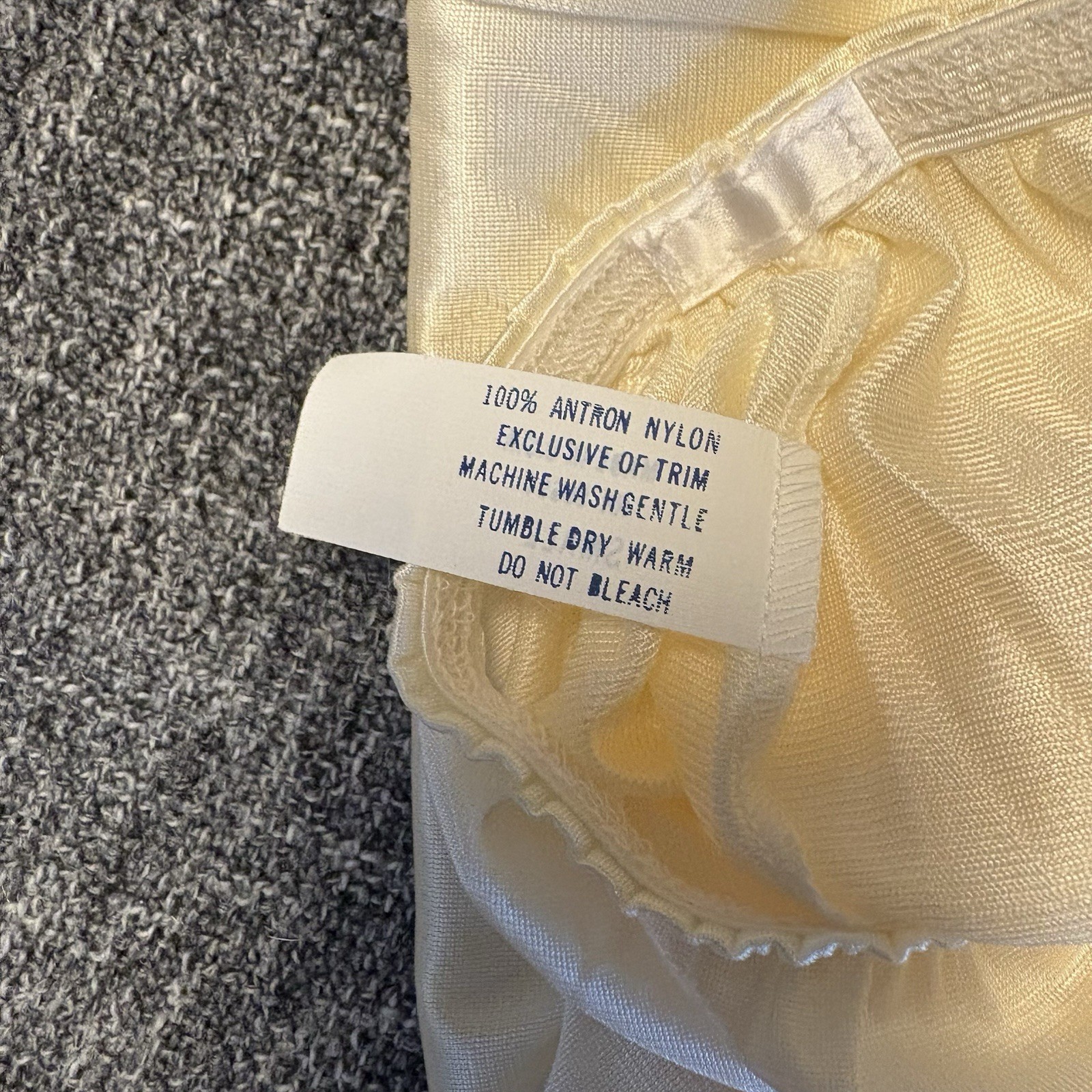 Vintage 100% Antron Nylon Ivory Half Slip W/Lace Trim Size Small