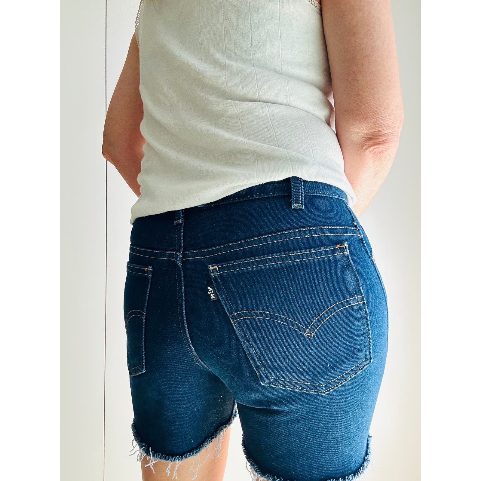 Vintage Levi’s Cut off Jean Shorts Dark Wash Size 30 Waist Slim Fit Stretch