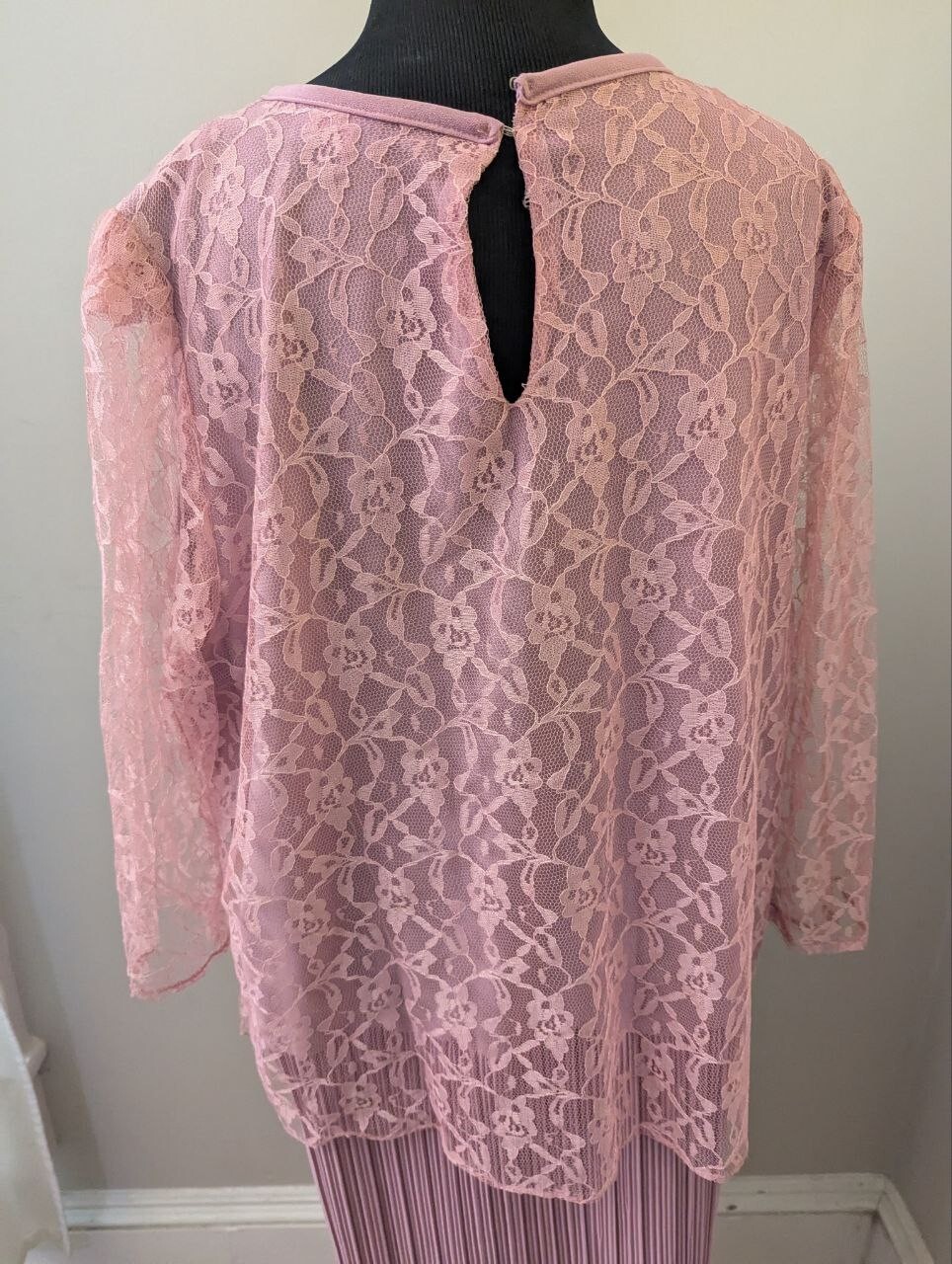 VTG DRESS Pink Lace Plisse Pleated Flower Accent Sandi Dee Plus Size 18 1/2 ON17