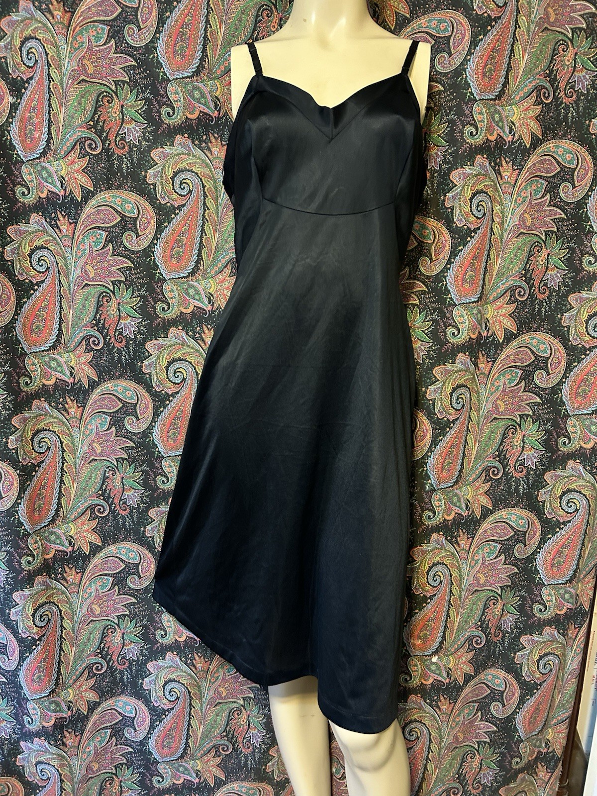 Vintage Munsingwear Black Silky Nylon Empire Slip Nighty Lingerie 36