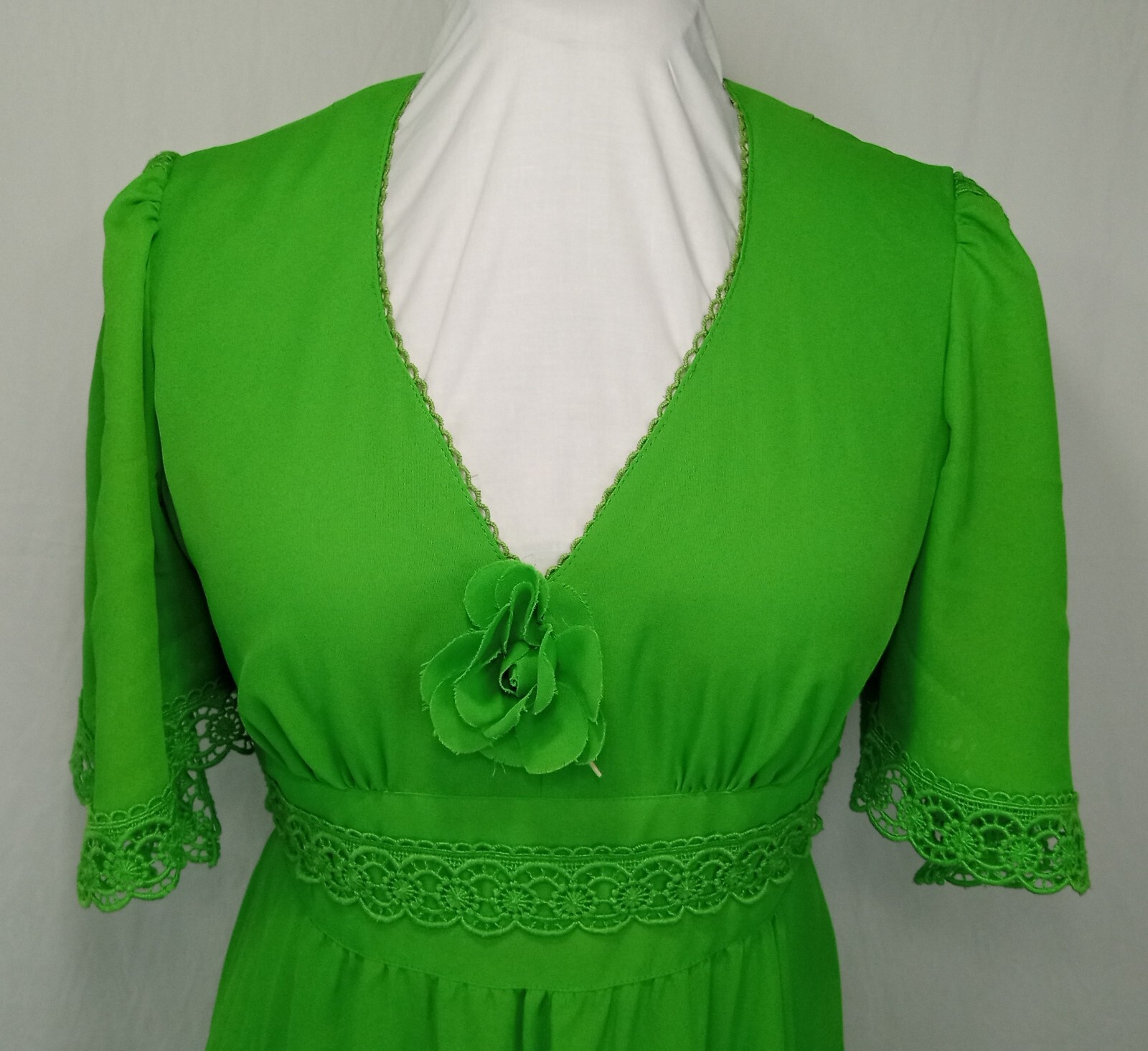 German Vintage 1970’s Women’s Green Evening Soiree Long Tall Dress 12