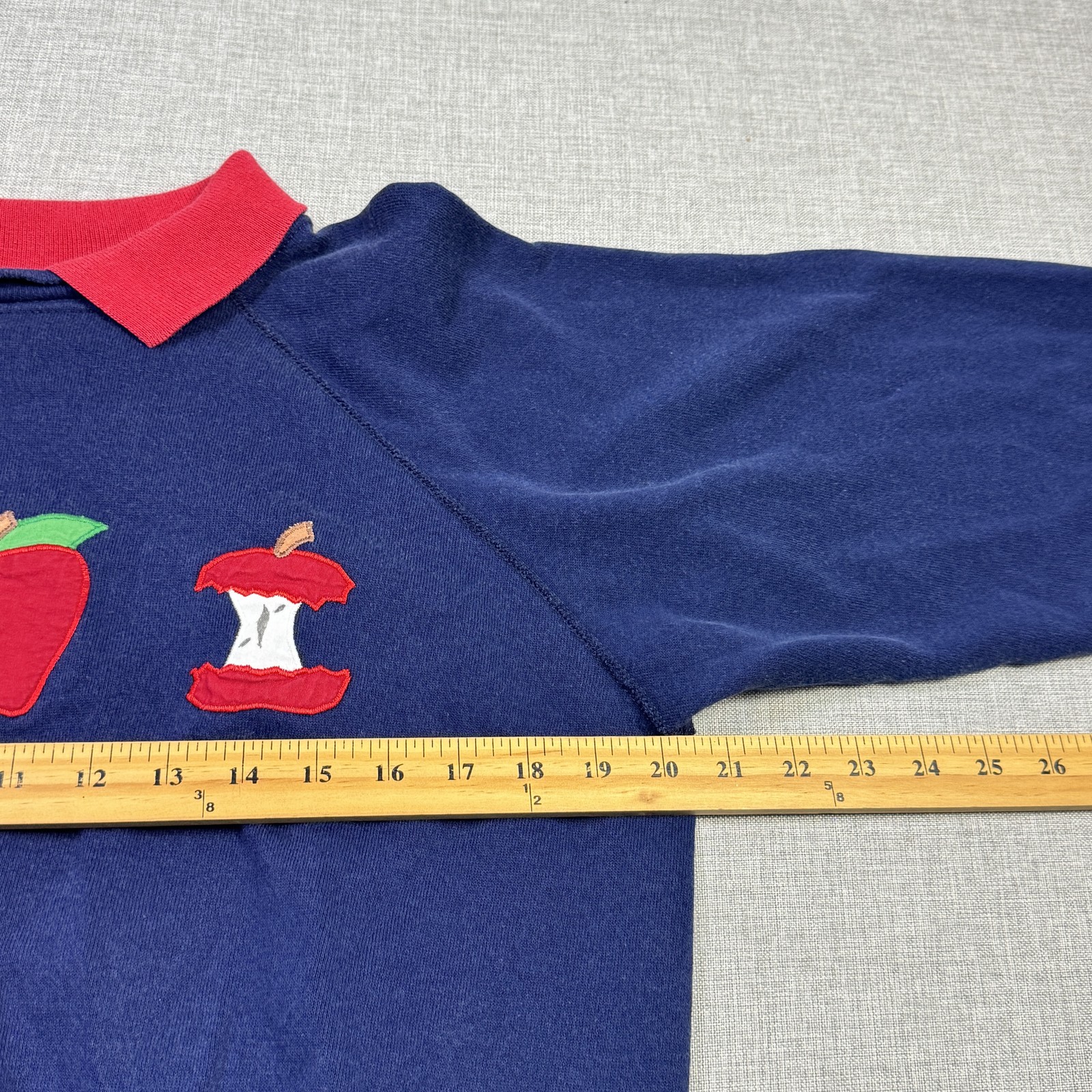 J.E. Morgan Fleecewear Vintage Sweatshirt Womens Large Blue Collared Apples