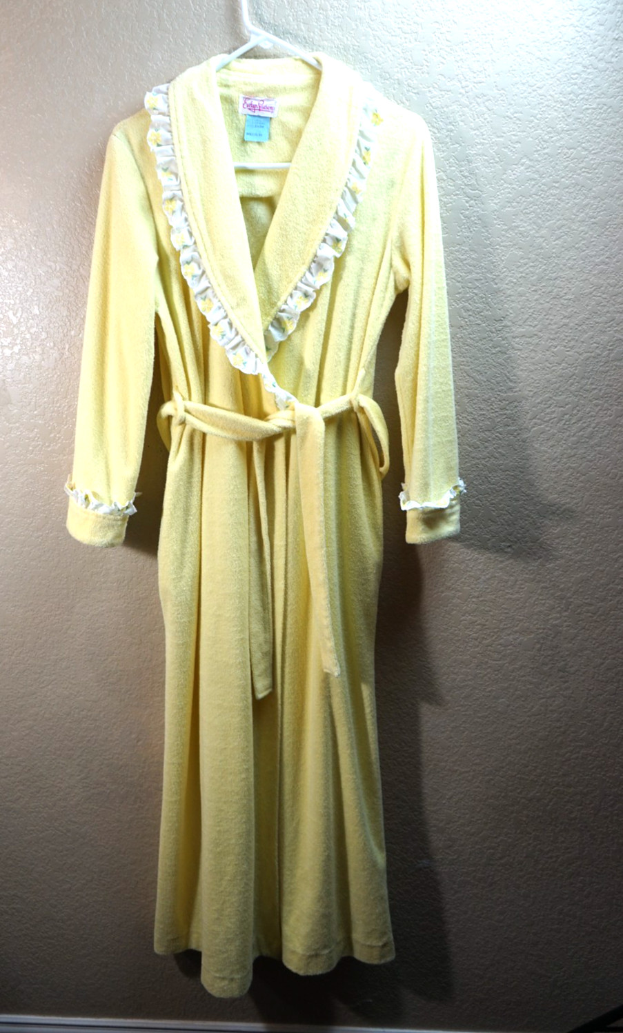 Vintage Evelyn Pearson M Yellow Terry Cloth Robe Medium Floral Ruffle Belted USA