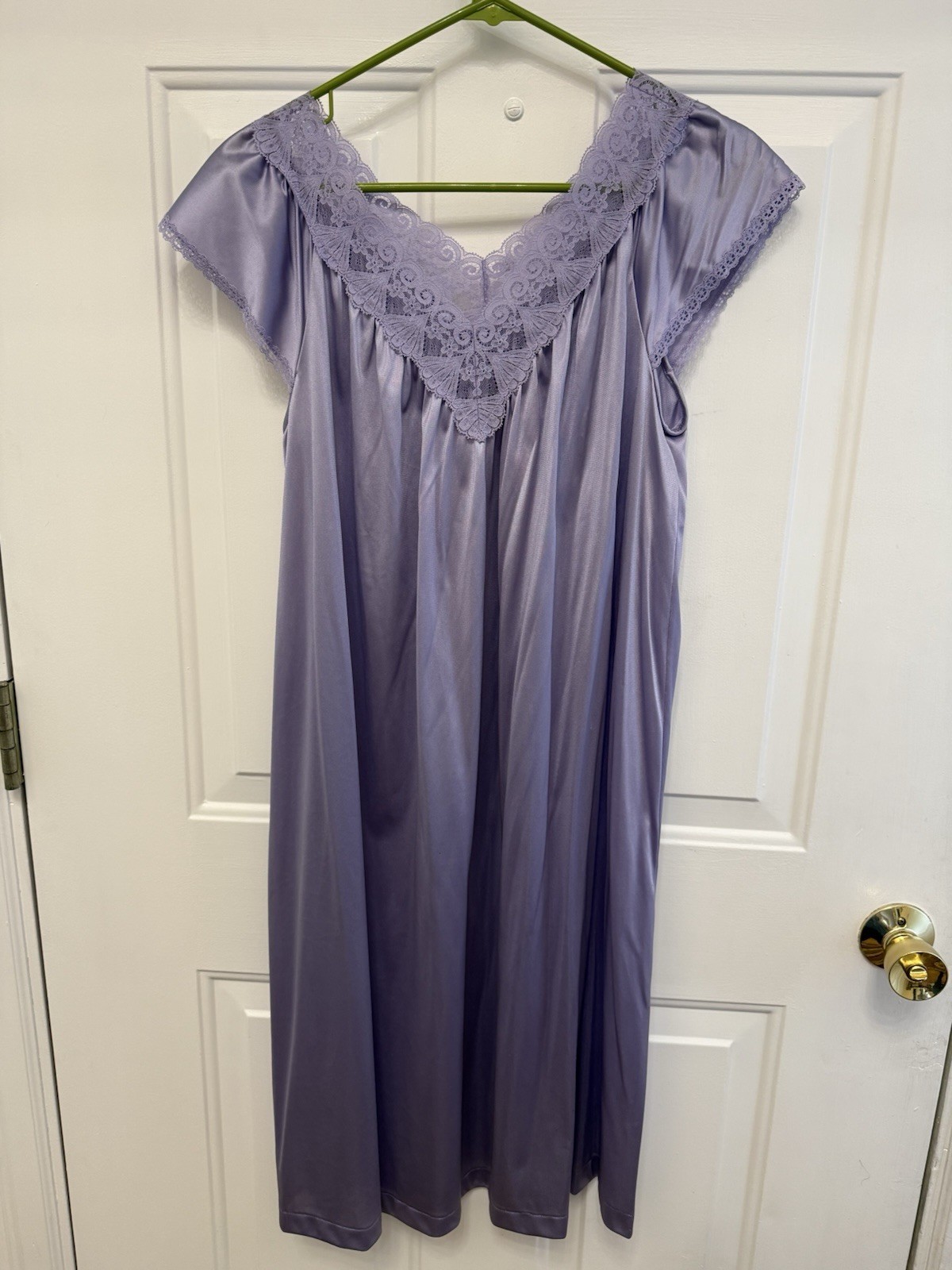 VTG 70s 80s Vanity Fair Lavender Nylon Tricot Nightgown Lace Cap Sleeve Small