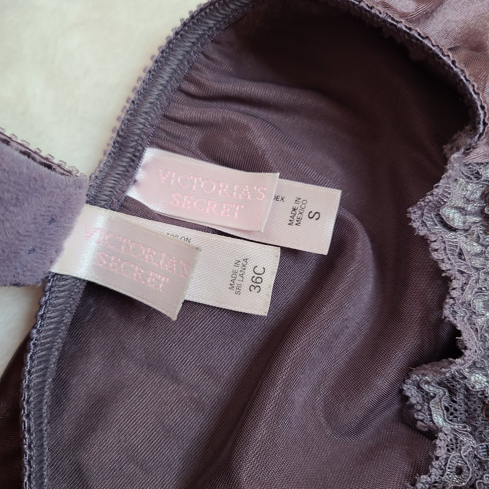 VTG Victoria’s Secret Second Skin Miracle Lace Bra/ Panty Set Size 36C/Sm
