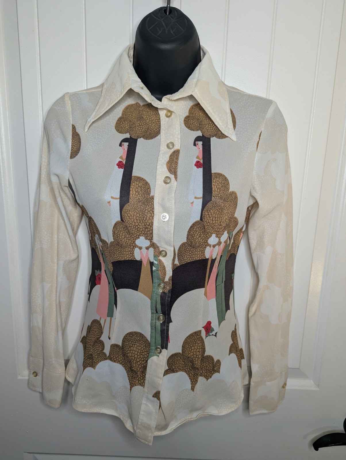 Salem, 70’s Art deco design Rare Dagger Collar Button down Shirt Sz- XXS Vintage