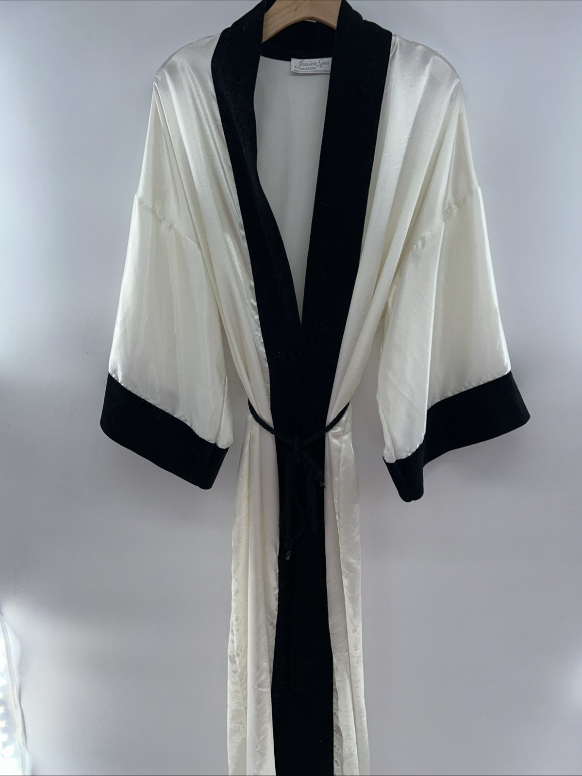 Vintage Jessica Lynn Women’s Bathrobe Made In USA White/black One Size Belted