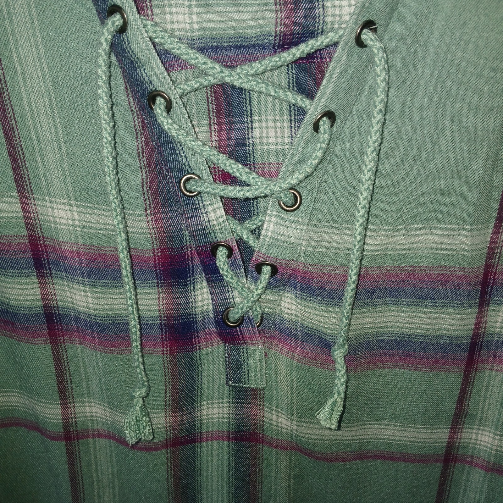 Mudd VTG Flannel Sz. XL Womens Tie Up V Neck Green Plum Plaid Soft Hippie Shirt
