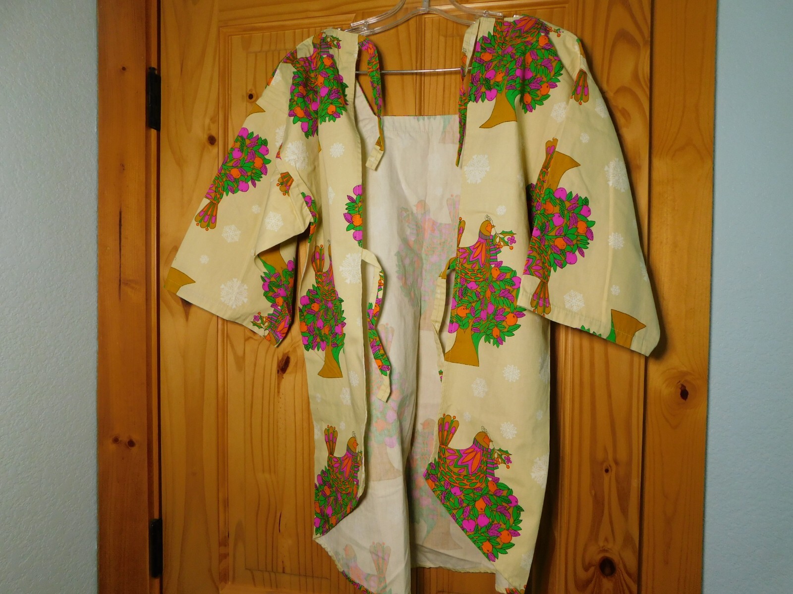 Vintage Design House Womens Smock Birds in Fruit Trees Colorful Ties in Back
