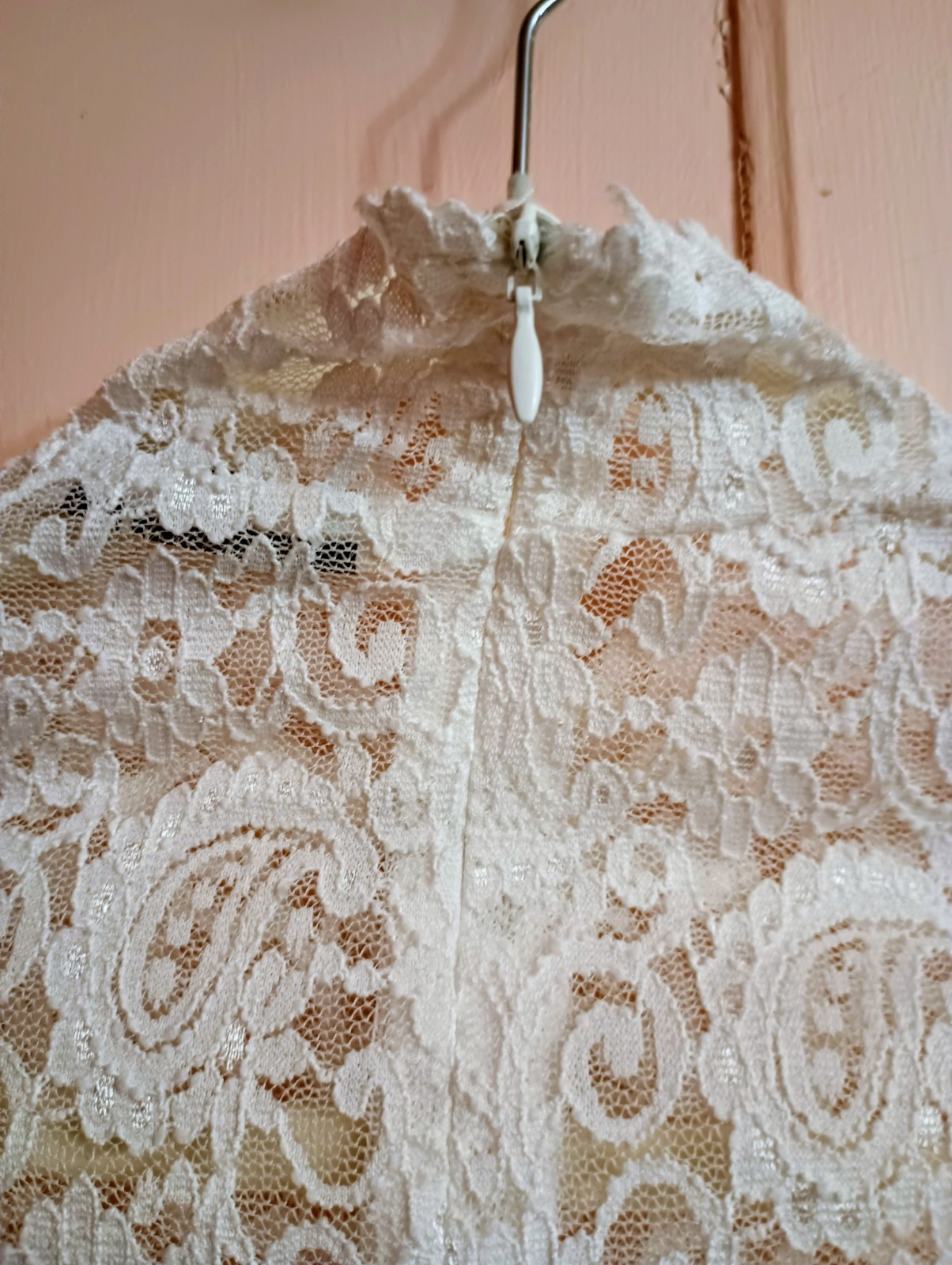 FASHION N Y ll VICTORIAN-EDWARDIAN White Lace Blouse Top SIZE M With Brooch