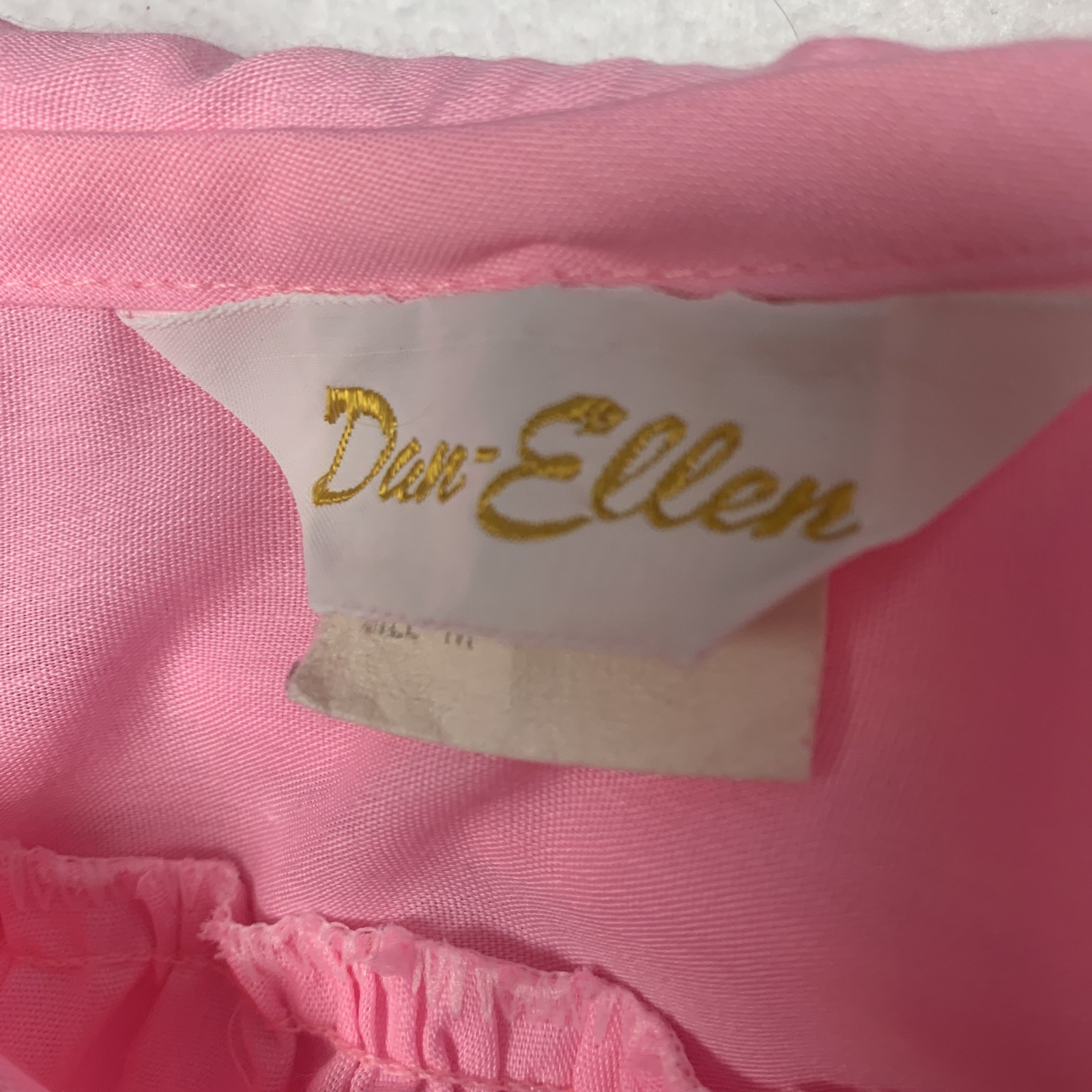 Vintage Dan-Ellen Pink House Coat Snaps Sz Medium Lace Trim EXCELLENT CONDITION