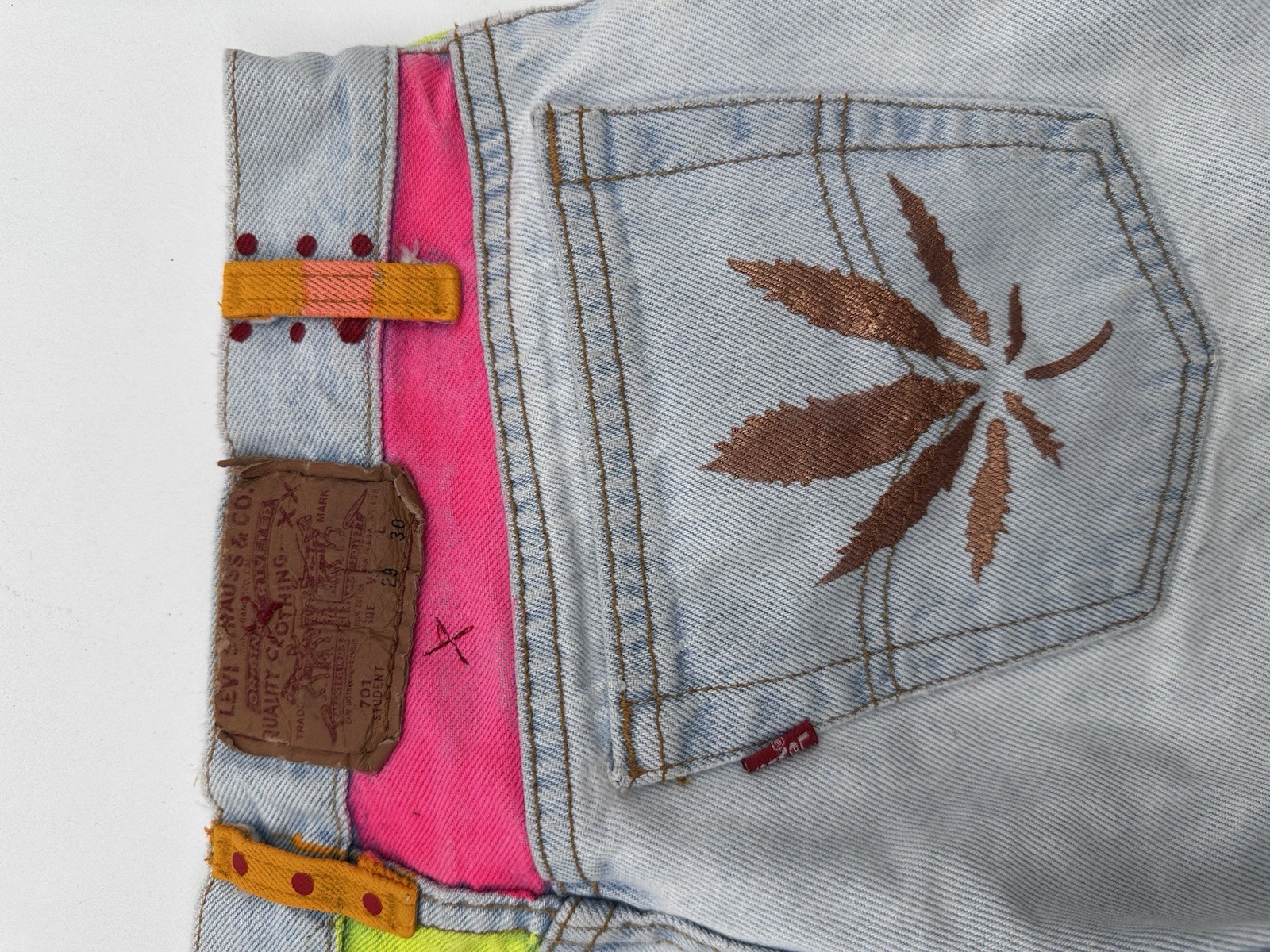 Vintage Y2K Levi’s 701 90’s Student Fit Jeans Tampered Leg Made in USA 29