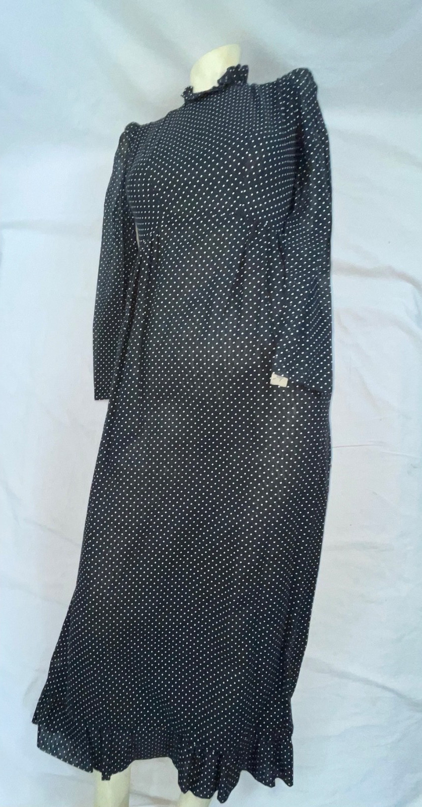 VTG 60S 70S DOES 40S WOMENS S BLACK POLKA DOT LONG HOUSE WORK DRESS