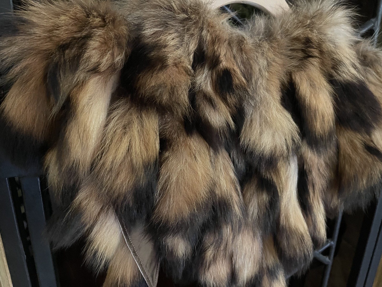 FINN RACCOON FUR COON TAIL CAPELET COLLAR WRAP JACKET HANDMADE VINTAGE RARE