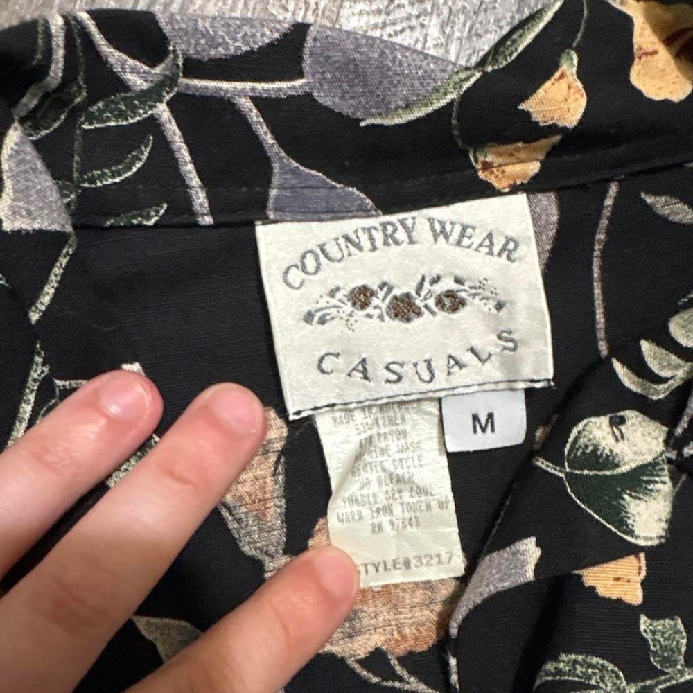Country Wear Casuals Vintage 90s Dark Floral Linen Rayon Button Up Shirt