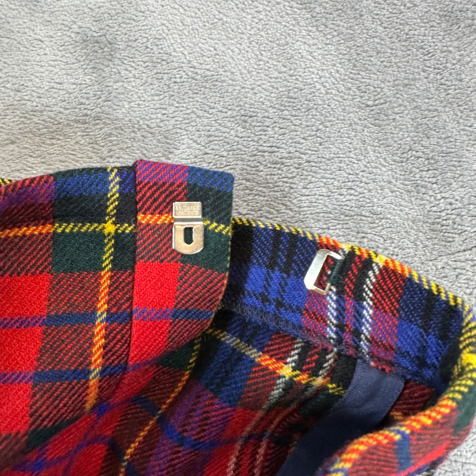 Vintage Glen Avon Wool Tartan Kilt Skirt Women’s Size 24 Red Blue Plaid Scotland