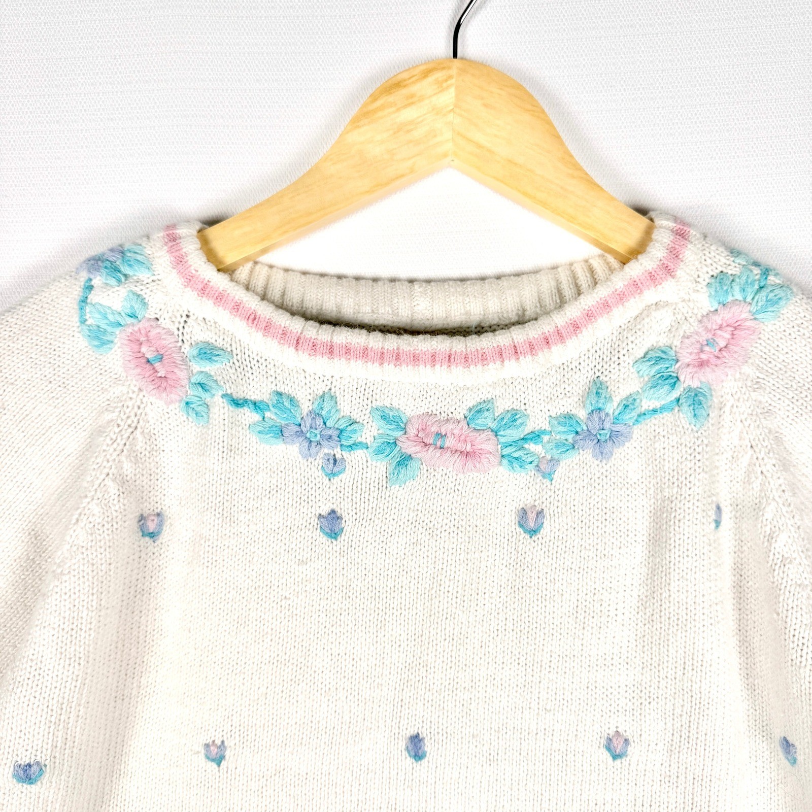 Vintage Floral Embroidered Knit Sweater Cream S/M Cottagecore Grandma Feminine