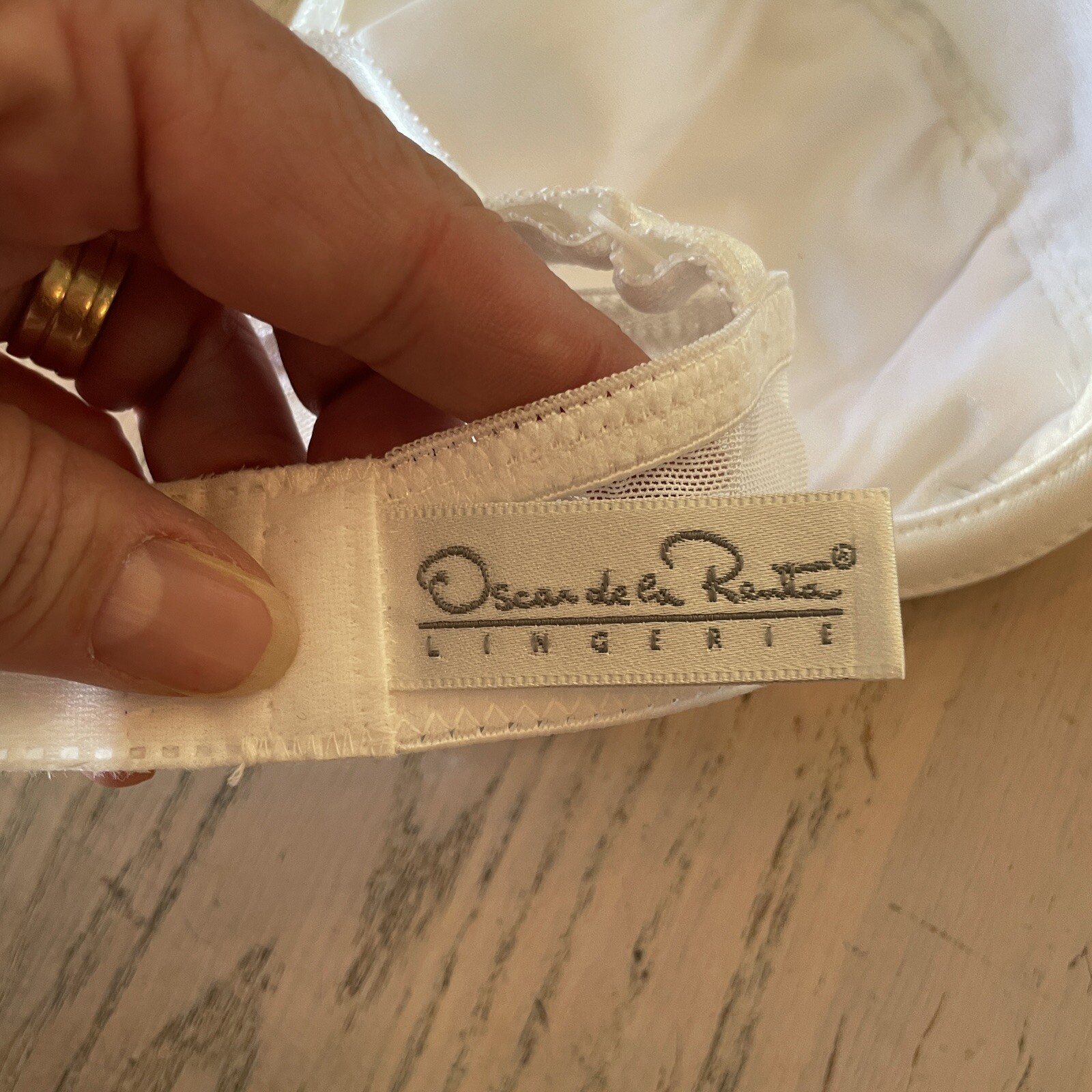 Vtg Oscar de la Renta Satin Lace Bra Padded Underwire Union 36B White Floral
