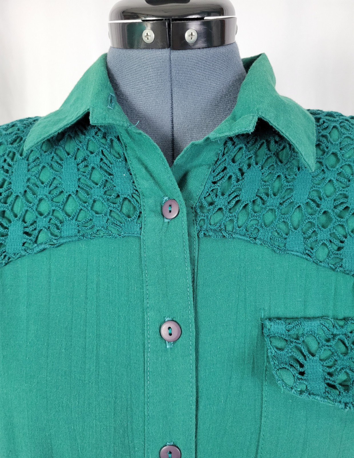 Vintage Tapestry Green Button Down Shirt w Lace Accented Yoke & Pocket Size PM