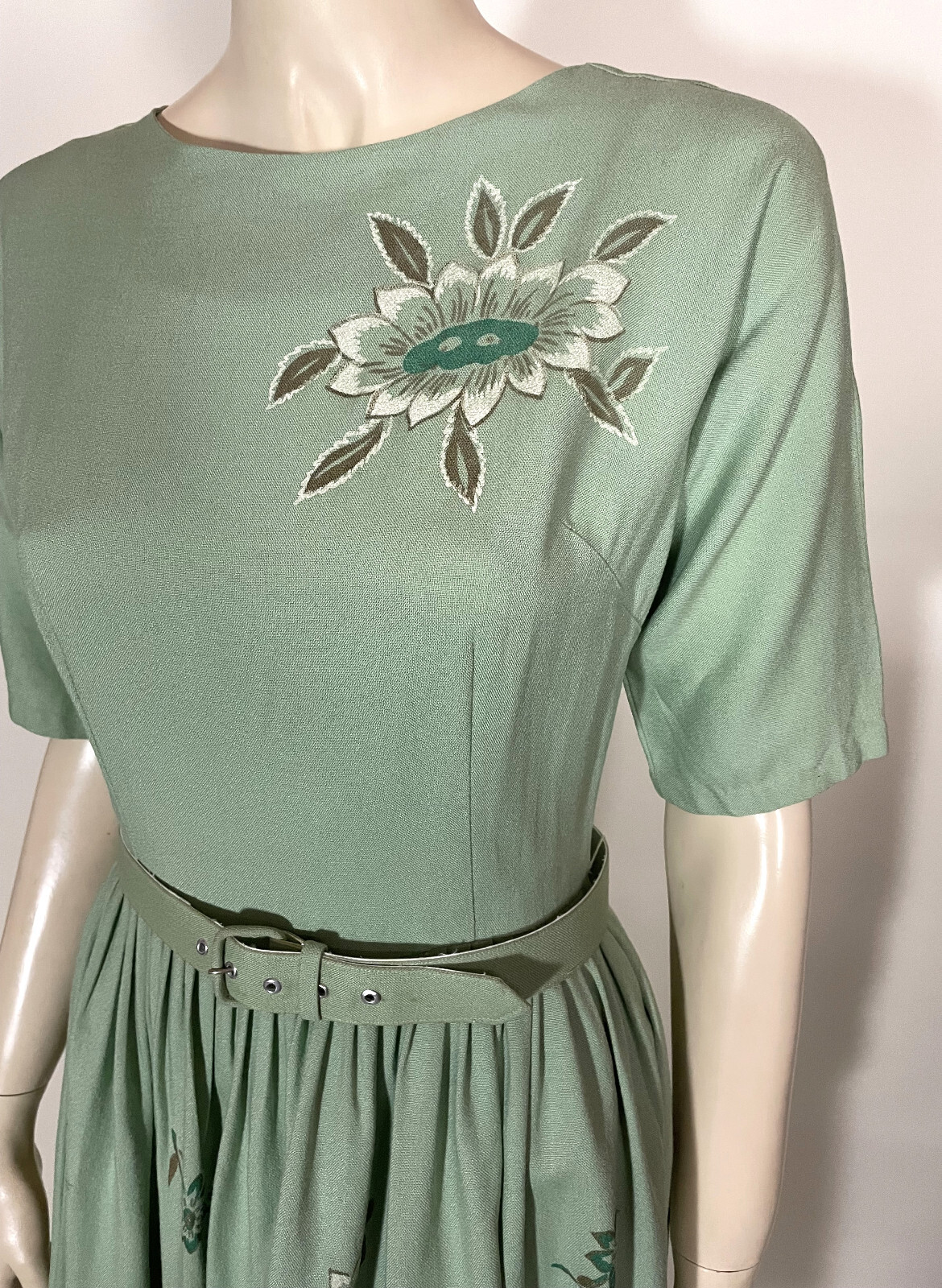 1950s Vintage Green Dress With Painted Gold White Flowers Fit Top Full Skirt S