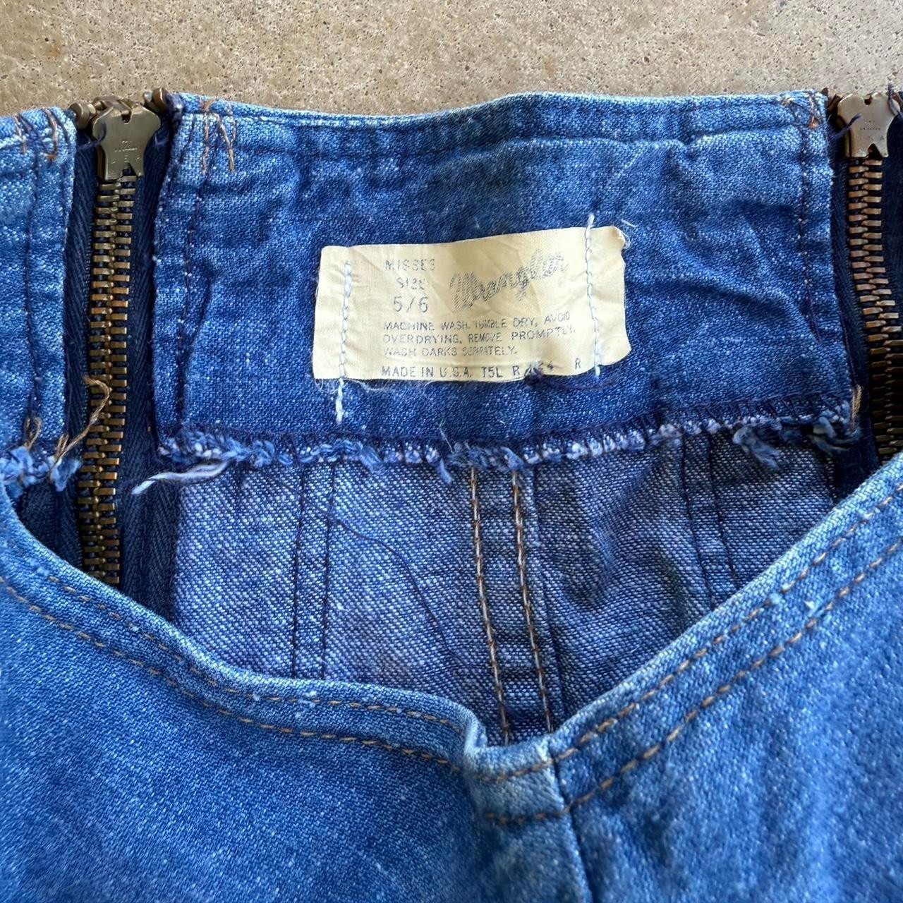 VINTAGE 1970s DENIM WRANGLER SKIRT W/ DOUBLE SCOVILL ZIPPER CLOSURE ON THE BACK