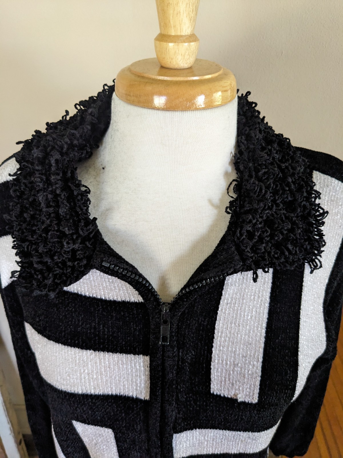 Vintage 1990s Eminent Chenille Cardigan Jacket Black White Geometric Zip Up