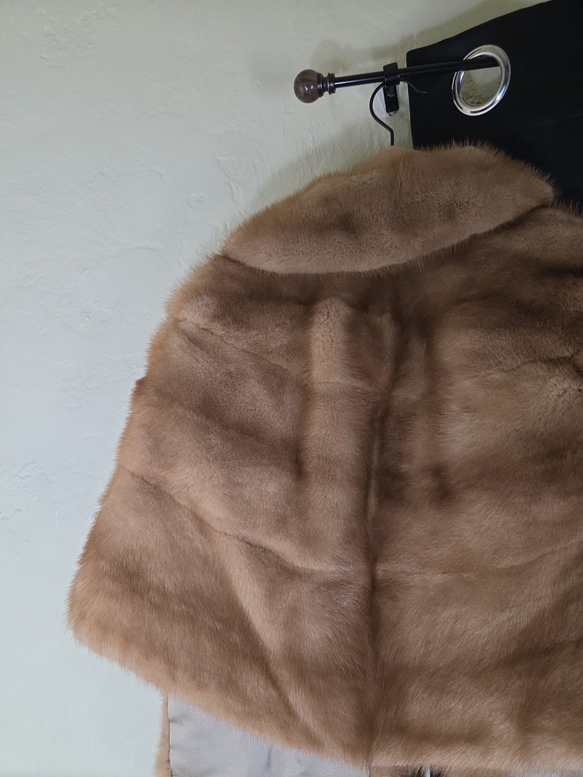 Vintage 70s The Fur Salon Women’s Tan Genuine Mink Fur Coat Mob Wife Old Money