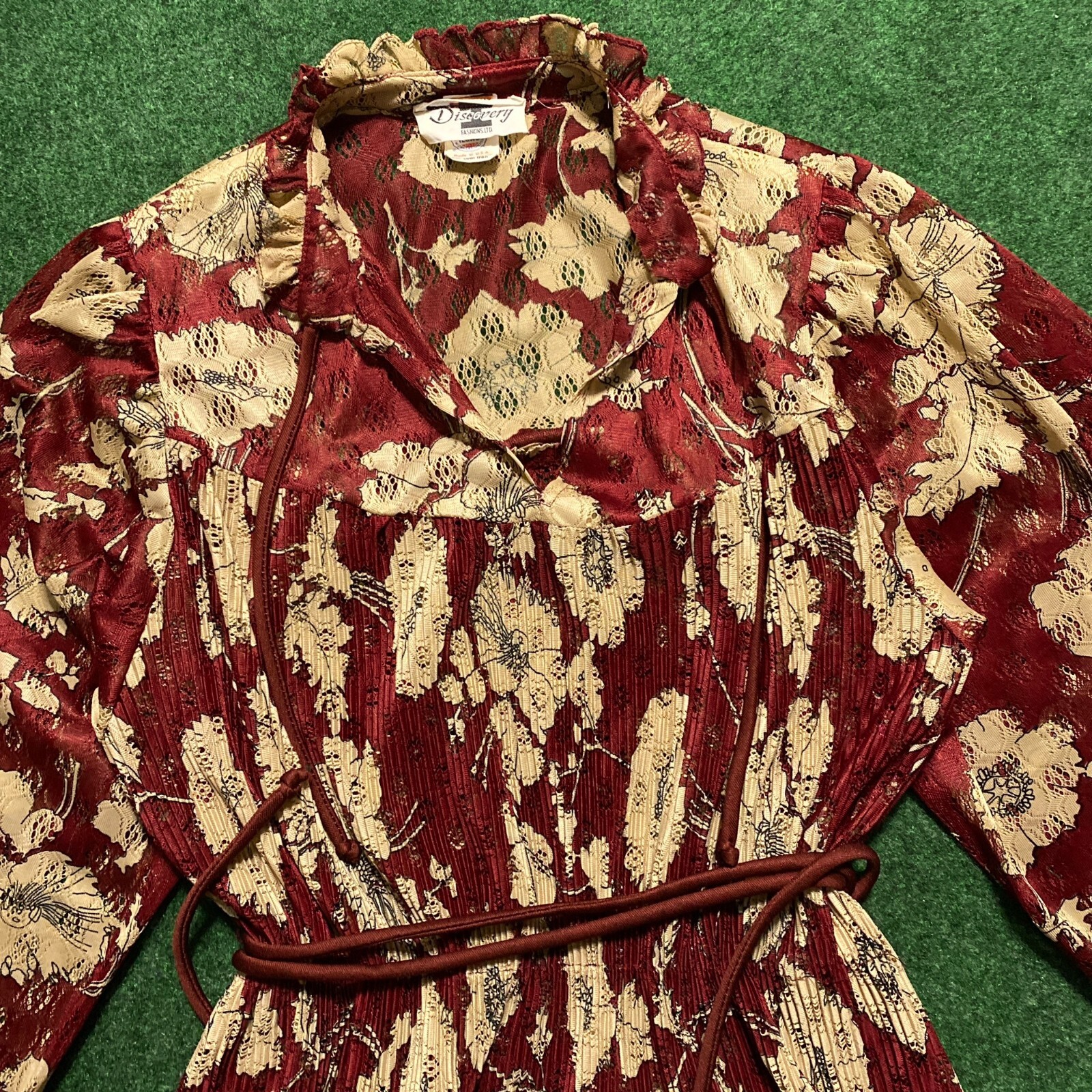 Vintage Women’s I Discovery Fashions LTD. Floral Lace Blouse Maroon-Red US 8