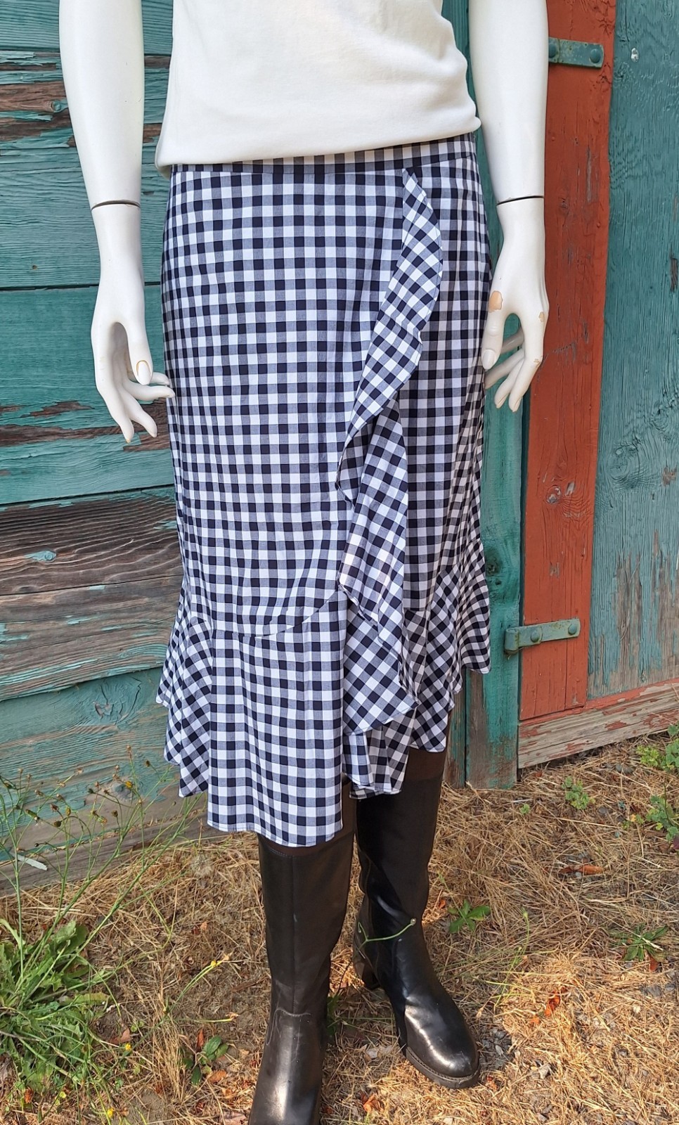 Vintage Skirt Black/White Cotton Gingham with Ruffle Details size 8– 1980s