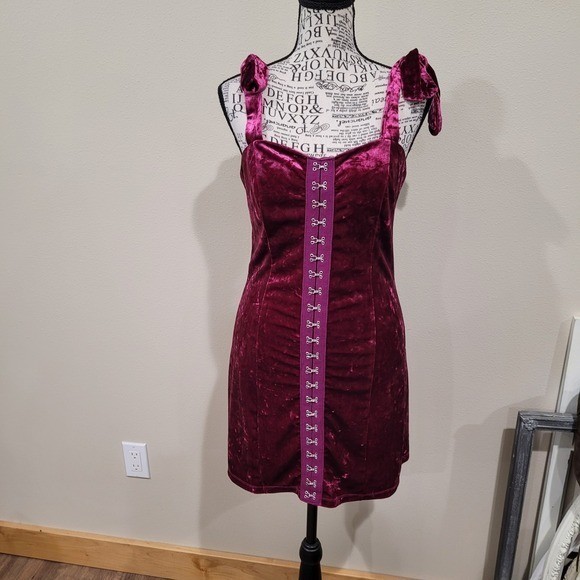 Forever 21 Magenta Velvet knit mini body con Dress Women SZ M whimsy Goth club