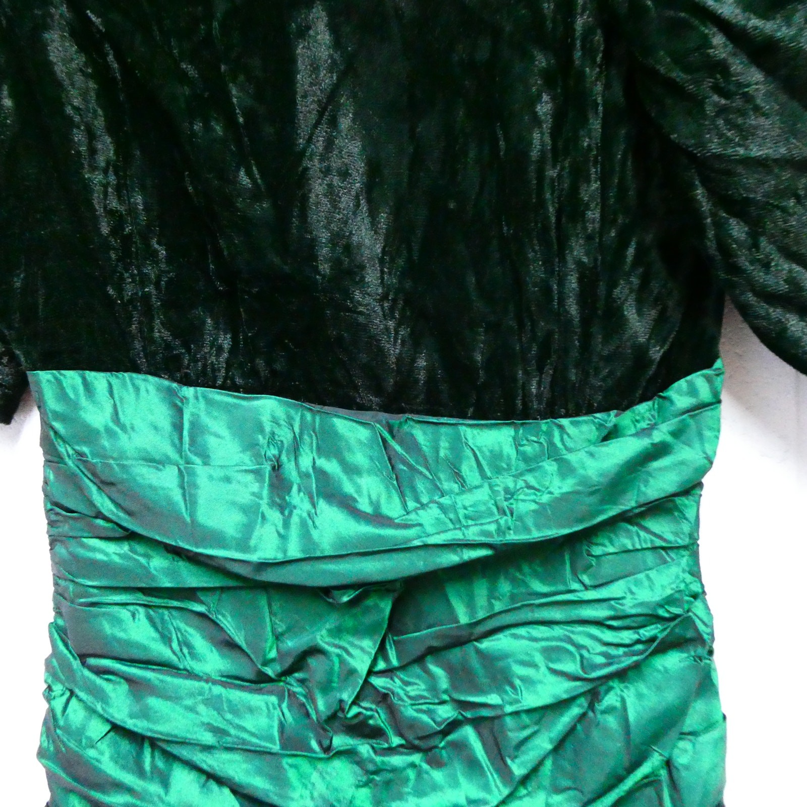Vintage Nancy Bracoloni For Nilani Nites Crushed Velvet Green Evening Gown Dress