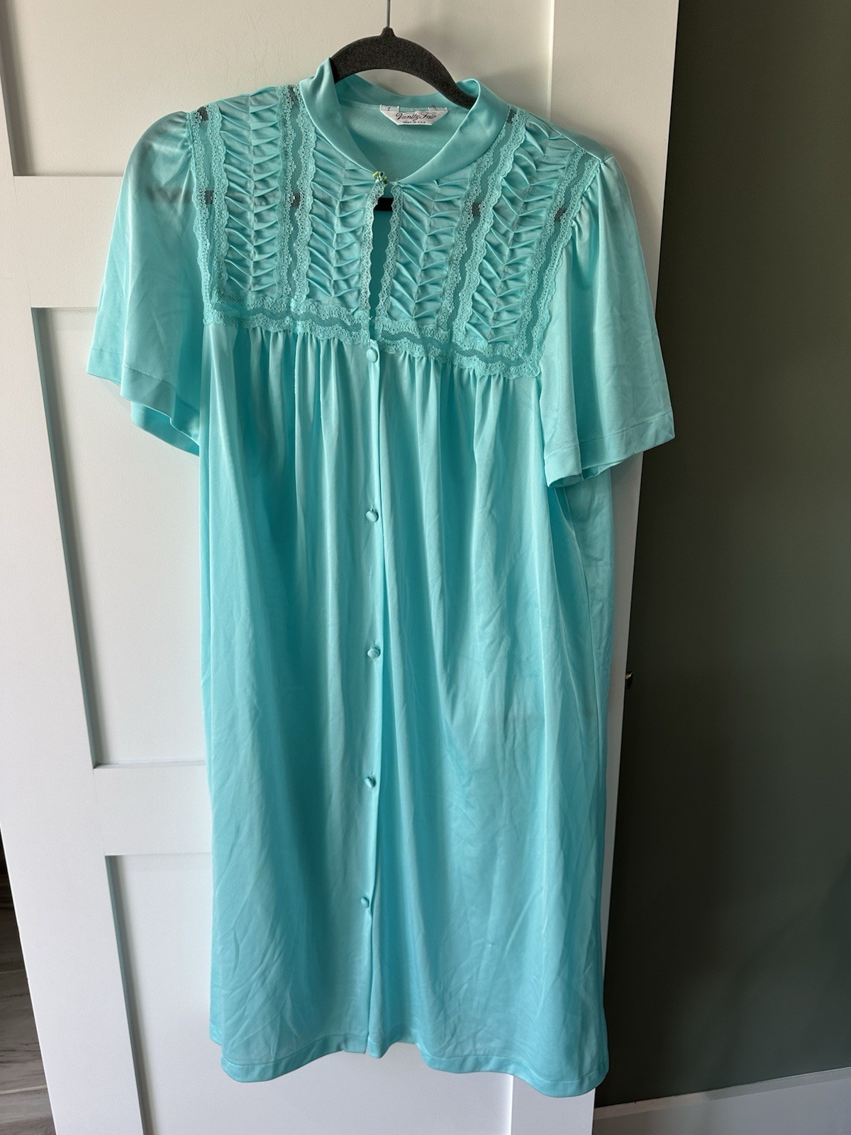 Vintage Vanity Fair Sz M Aqua Nylon Polyester Lace Button Up Gown Or Robe USA