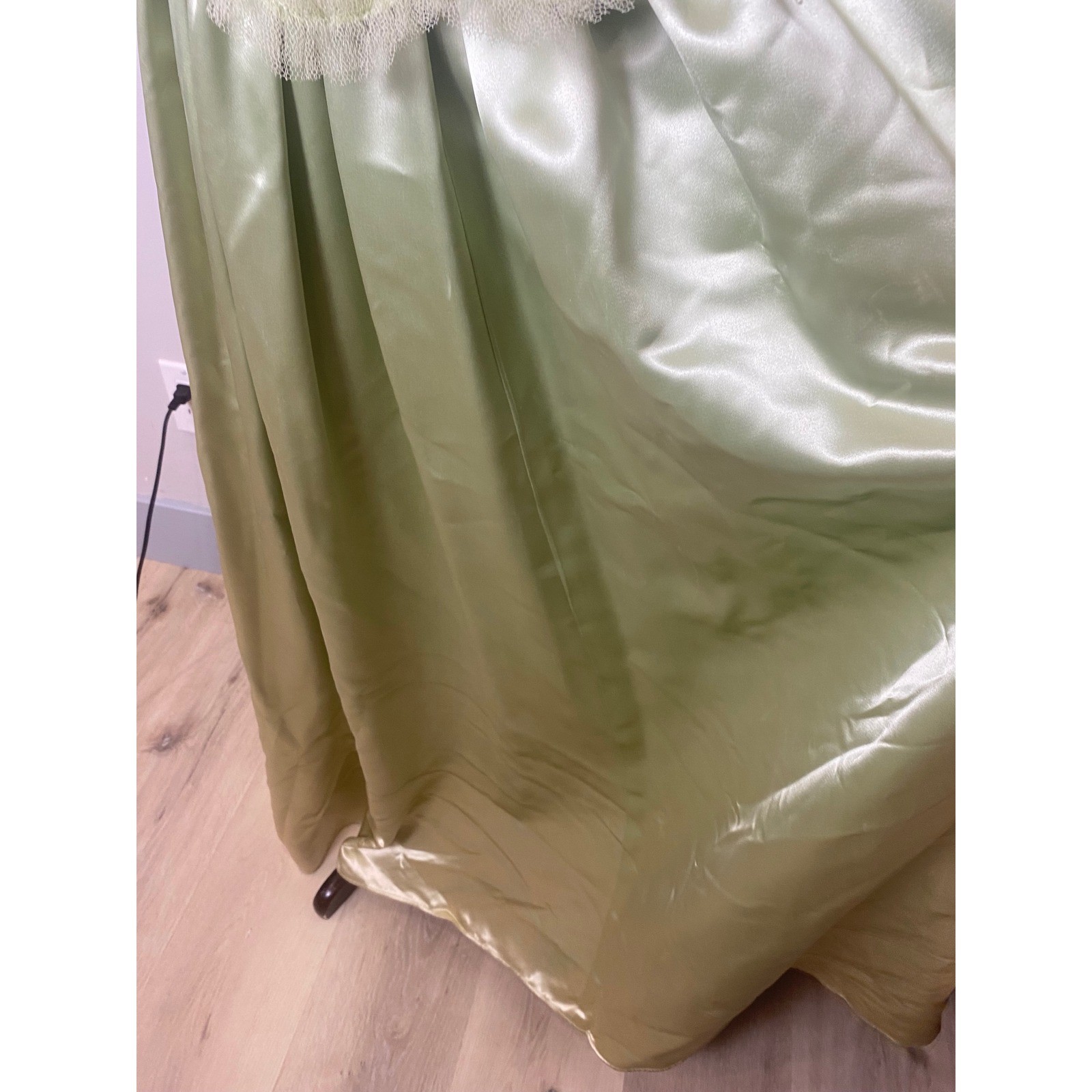 Vintage 1940s Pale Green Satin Gown Lace Trim Peplum Prom Evening Dress EVC