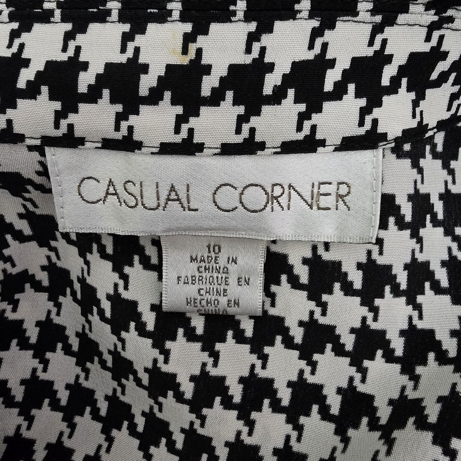 Vintage Casual Corner 90s Black & White Houndstooth Silk Button Down Size 10