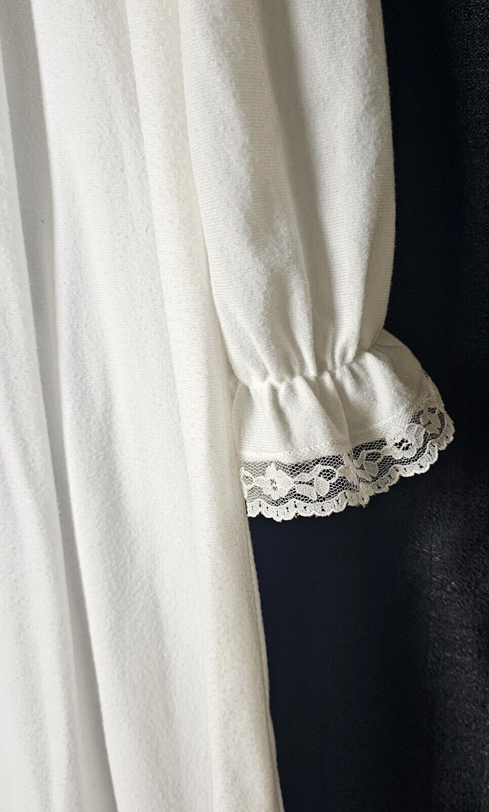 Vintage Gilligan O’Malley White Long Nightgown Soft Brushed Lace V-Neck L 16-18