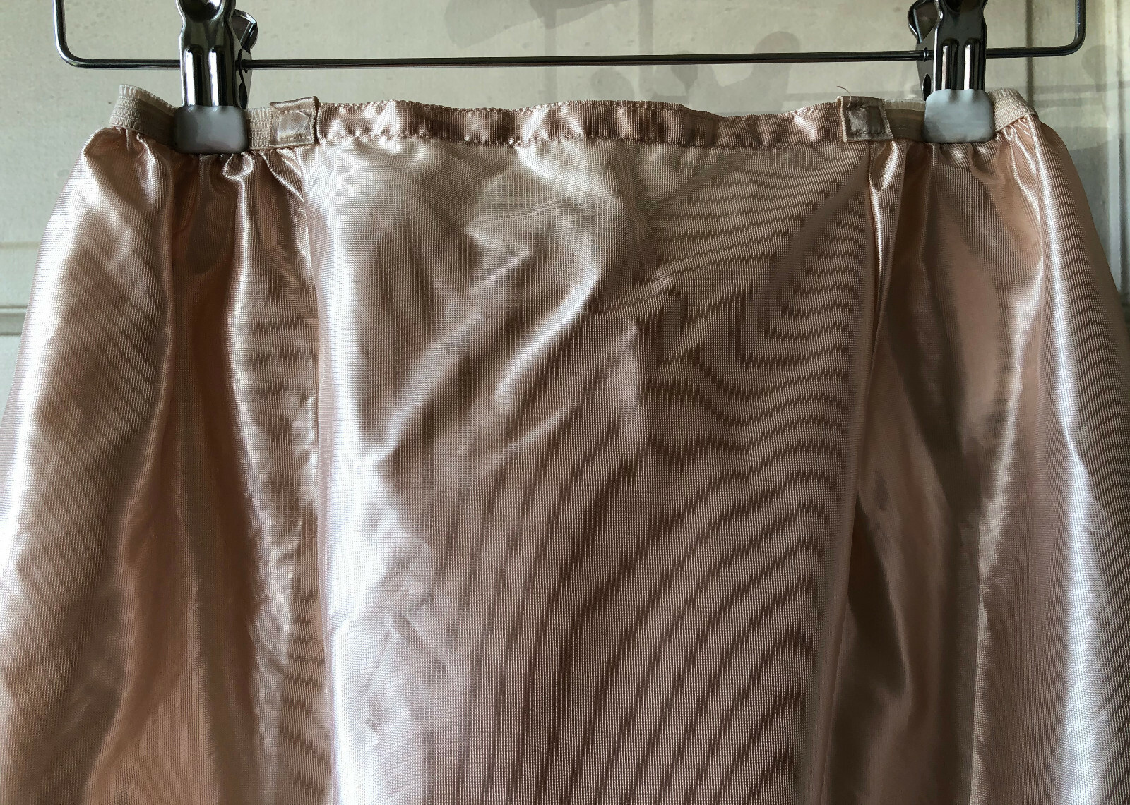 Vintage Vassarette Long Slip Woven 100% Antron Nylon Polyamid Rosy Beige Medium