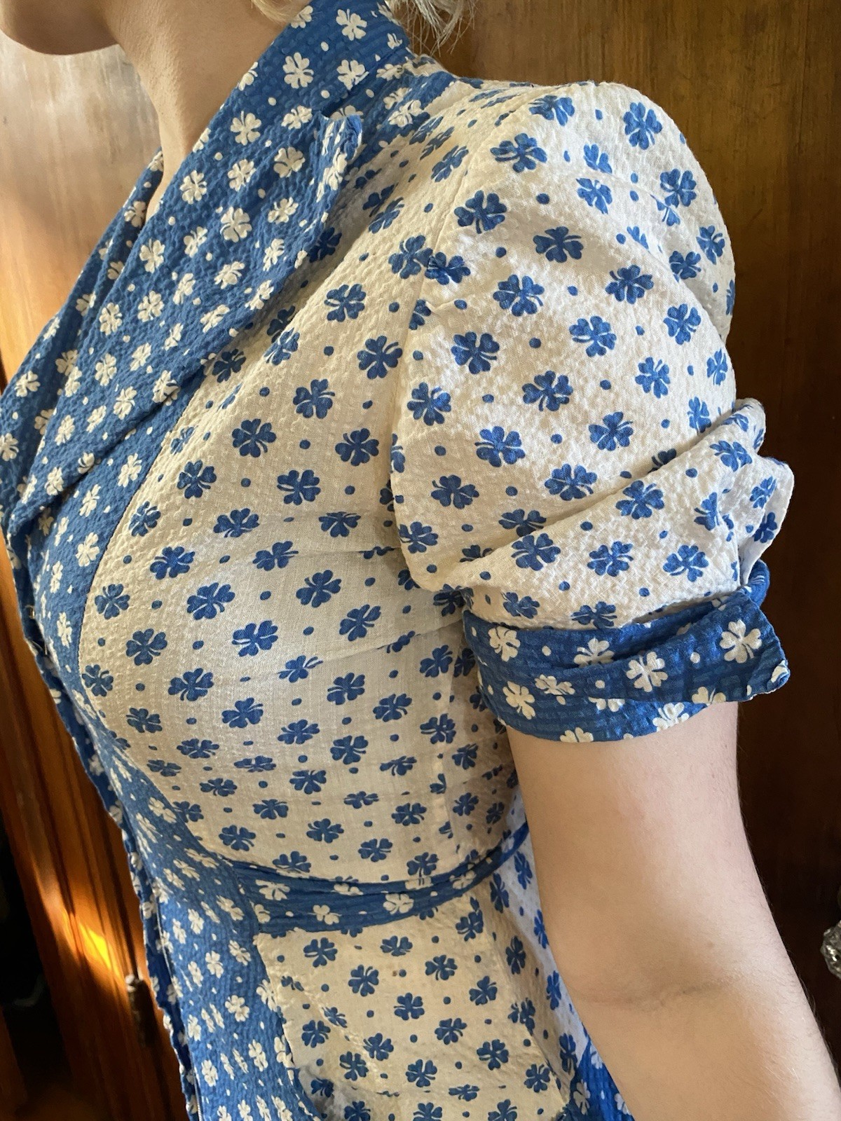 Vintage 1930s-40s White Blue Floral Lounge House Dress Puff Sleeve Zip Front Med